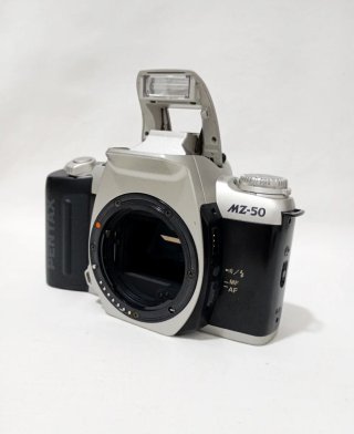 Cámara Pentax MZ-50 para piezas o colección
