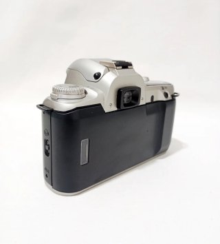Cámara Pentax MZ-50 para piezas o colección