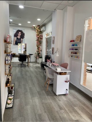 Alquilo espacio para manicurista