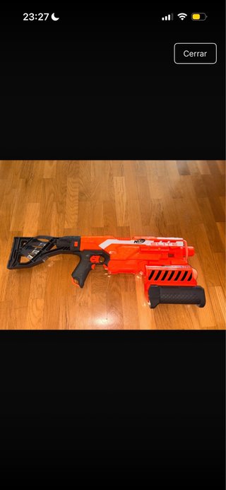 Pistola Nerf Naranja y Negra