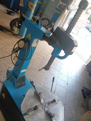 Máquinas de montar y equilibrado de neumáticos