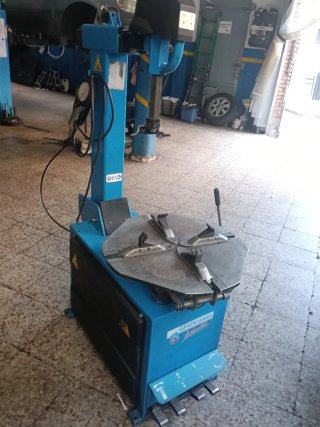 Máquinas de montar y equilibrado de neumáticos