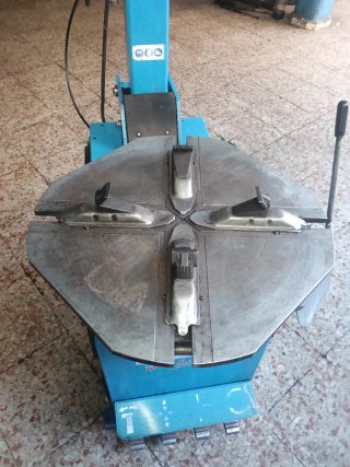 Máquinas de montar y equilibrado de neumáticos