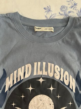 Camiseta Pull&Bear azul con estampado