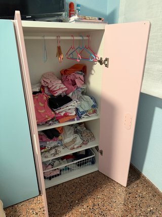 Armario infantil Ikea azul y rosa