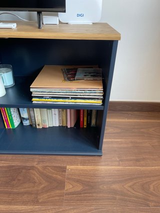 Mueble TV negro y marrón