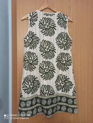 Vestido de verano blanco y verde
