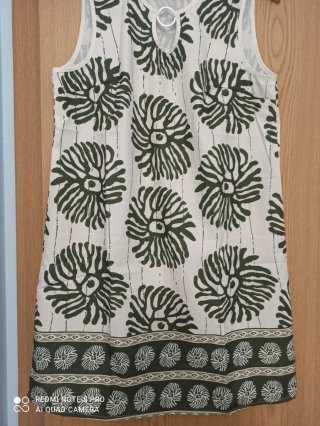 Vestido de verano blanco y verde