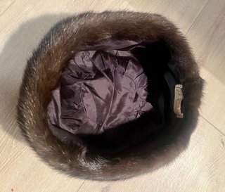 Gorro de piel auténtica marrón oscuro