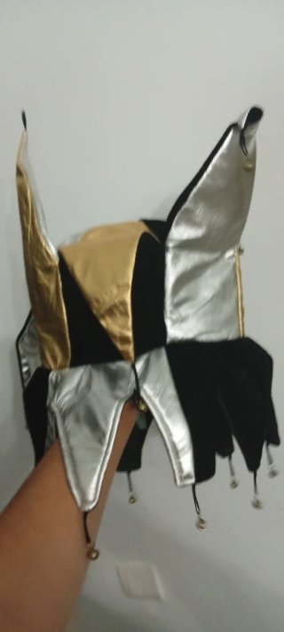 Gorro de arlequín con cascabeles