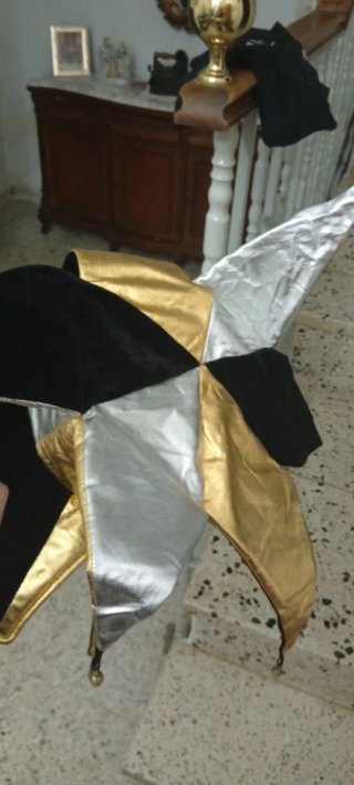 Gorro de arlequín con cascabeles