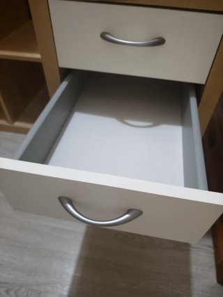 Estantería y cajonera de escritorio