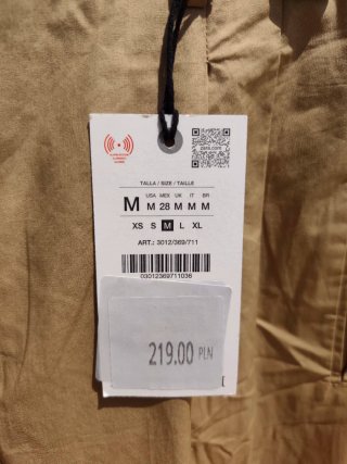 Pantalón pinzas Zara beige
