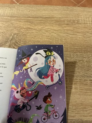 Libro "Anna Kadabra: El Club de la Luna Llena"