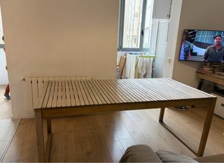 Mesa de exterior de madera