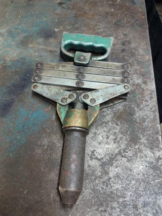 Remachadora acordeón fuelle