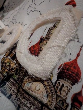 Camiseta Desigual Mapamundi con etiquetas