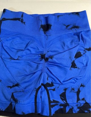 Pantalón deportivo azul y negro