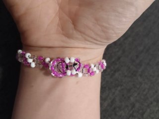 Pulsera hecha a mano de cuentas