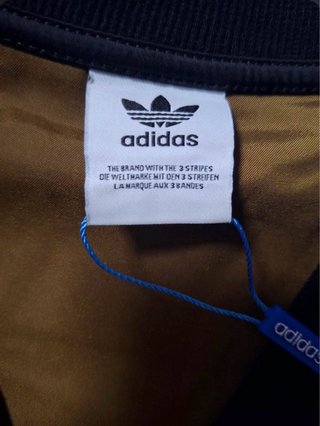 Camiseta Adidas Leo Print Satin