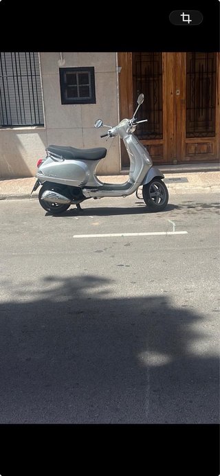 Vespa 125 Plata y Rosa