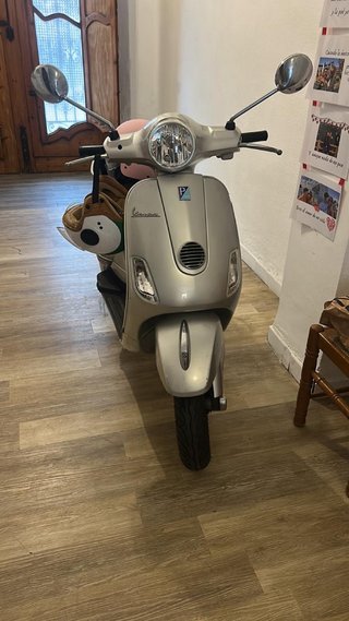 Vespa 125 Plata y Rosa