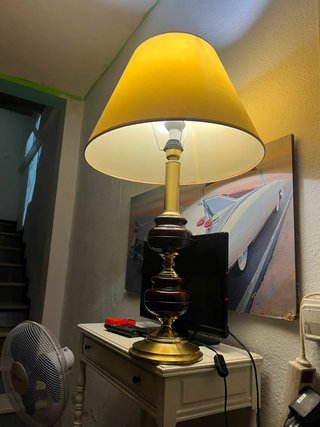 Lámpara de mesa madera y metal