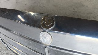 Rejilla frontal Mercedes C-124