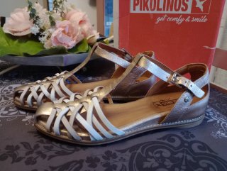 Sandalias Pikolinos Talla 38 Oro y Blanco