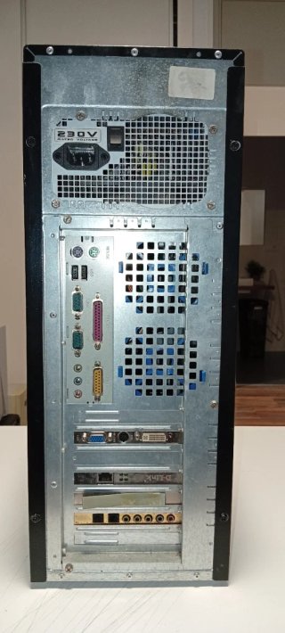 PC Retro AMD Duron 1300 con Windows XP Pro - 185