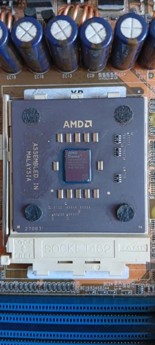 PC Retro AMD Duron 1300 con Windows XP Pro - 185