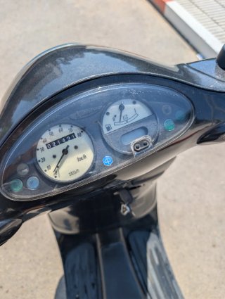 Vespa ET2 Negra