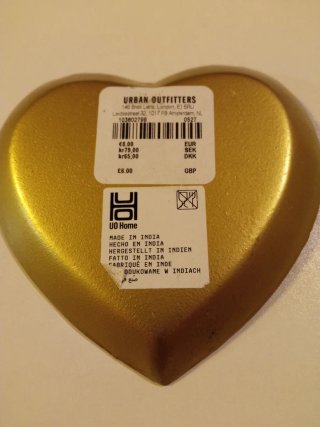 Joyero de metal con forma de corazón