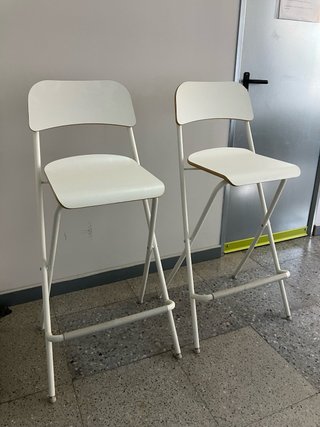 Bancos altos plegables Ikea blancos