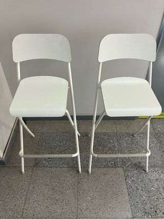 Bancos altos plegables Ikea blancos