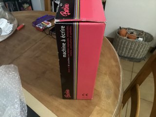 Máquina de escribir Barbie con libro