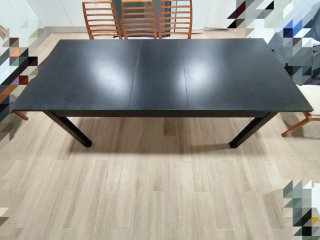 Mesa de comedor negra extensible