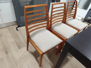 Mesa de comedor negra extensible