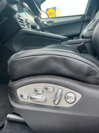 Porsche Macan Turbo Full Extras || 2020