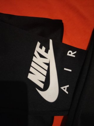 Conjunto Nike Camiseta y Leggings