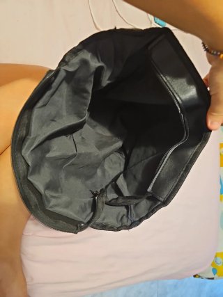 Bolso negro acolchado