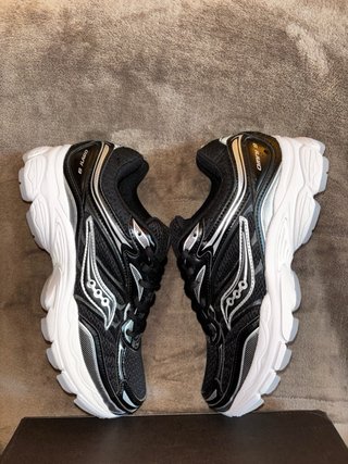 Saucony ProGrid Omni 9 Zapatillas Negras Talla 42