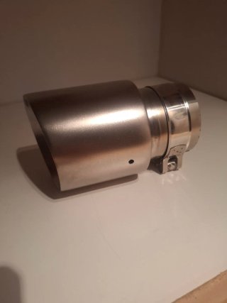 Cola de escape cromada