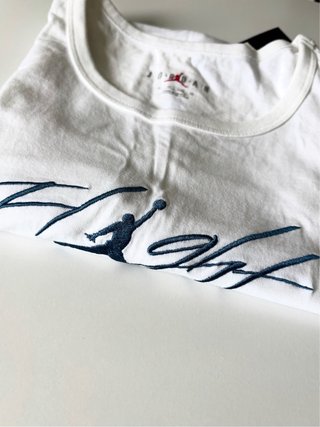 Camiseta Jordan Blanca Flight