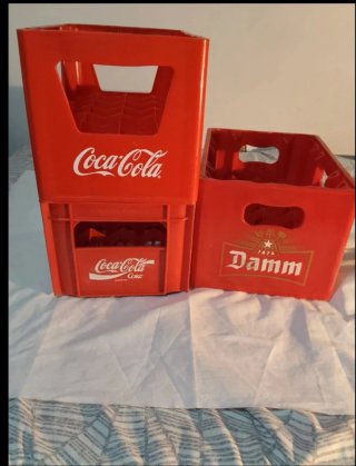 3 Cajas Bebidas Coca-Cola y Damm Rojas
