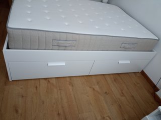 Cama BRIMNES/LÖNSET y colchón VATNESTRÖM