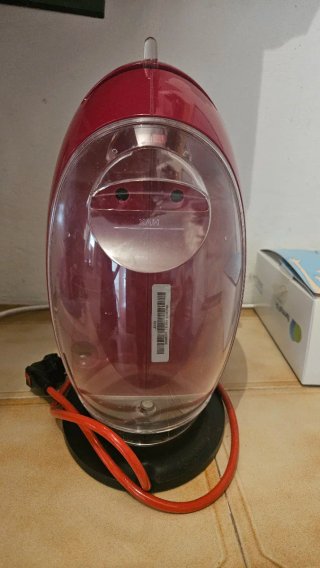 Cafetera Dolce Gusto Roja