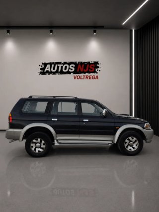 Mitsubishi Montero 2003