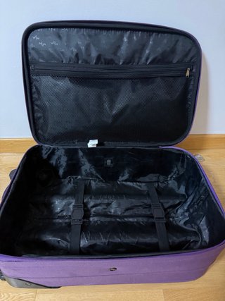 Maleta de cabina morada con logo MSK