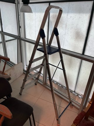 Escalera Aluminio Plegable 4 Peldaños